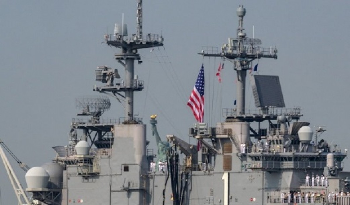 The US Navy announces the death of 2 of its members who went missing in a raid on an Iranian ship in the Gulf of Aden