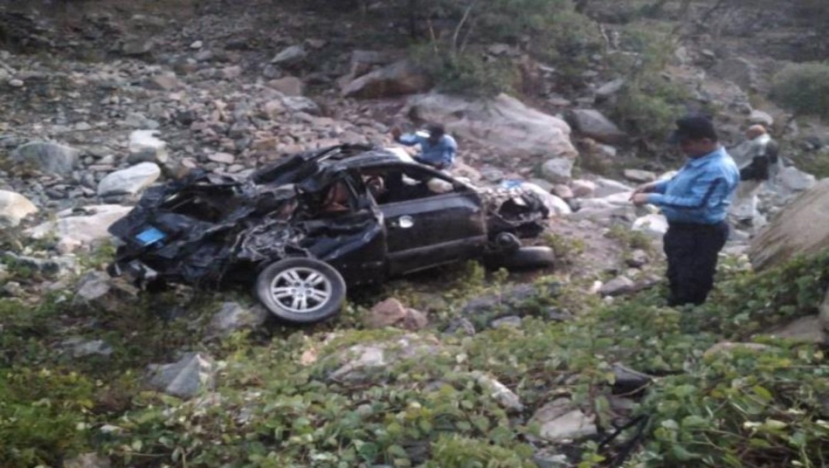 Two people were killed and injured in a vehicle accident in Naqil Dhamran, north of Lahj