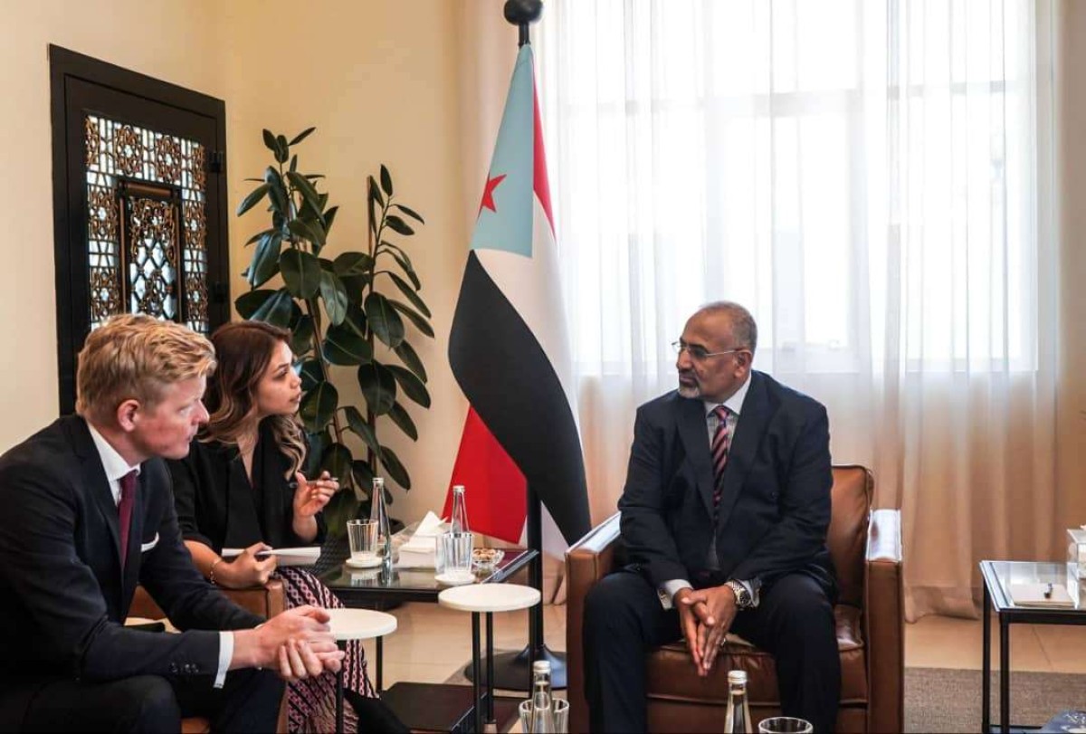 Al-Zubaidi discusses with the UN envoy efforts to revive the peace process and the political process