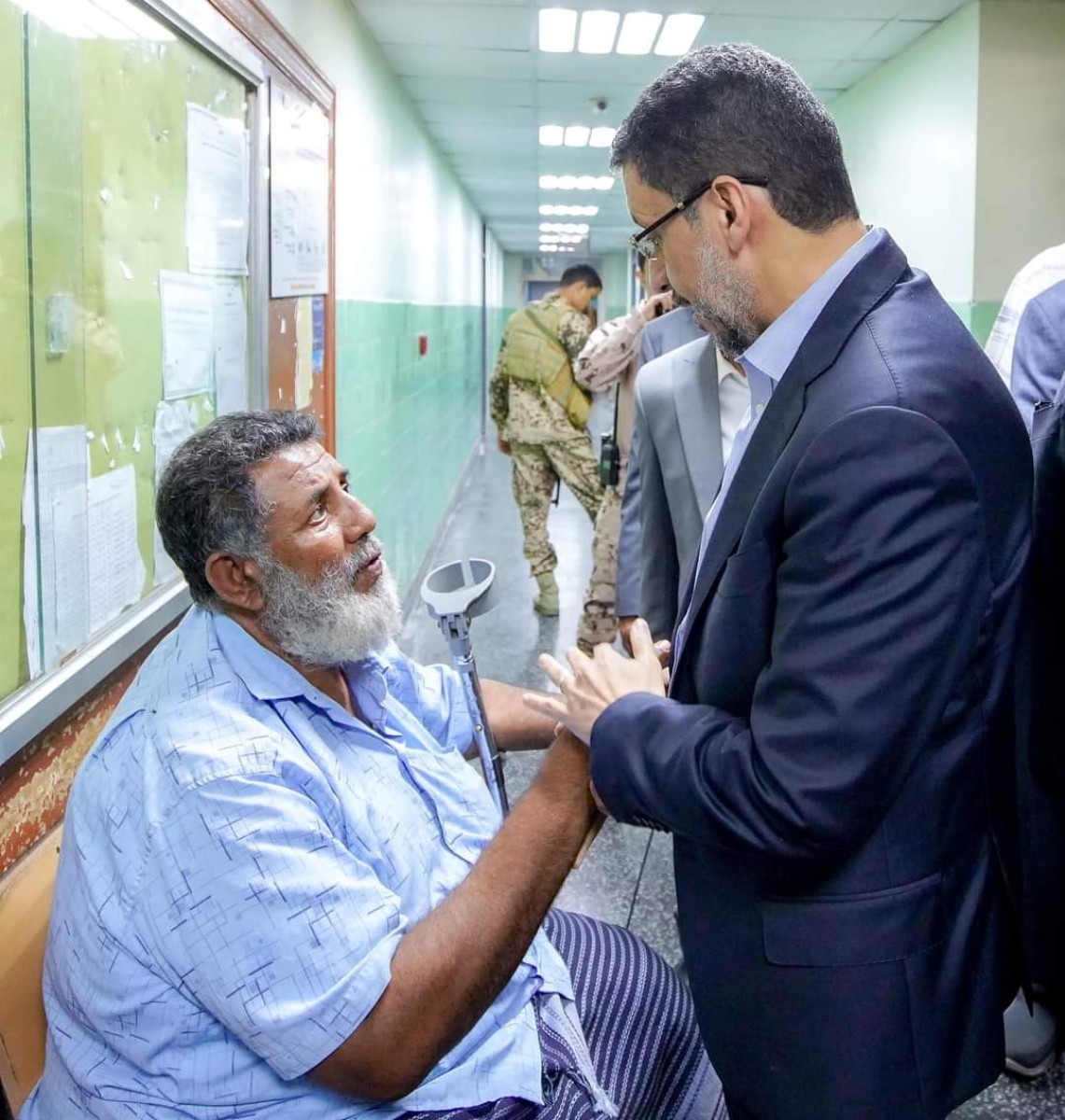 The Prime Minister visits Al-Jumhuriya Hospital in Aden and reviews the conditions of patients and the condition of the hospital