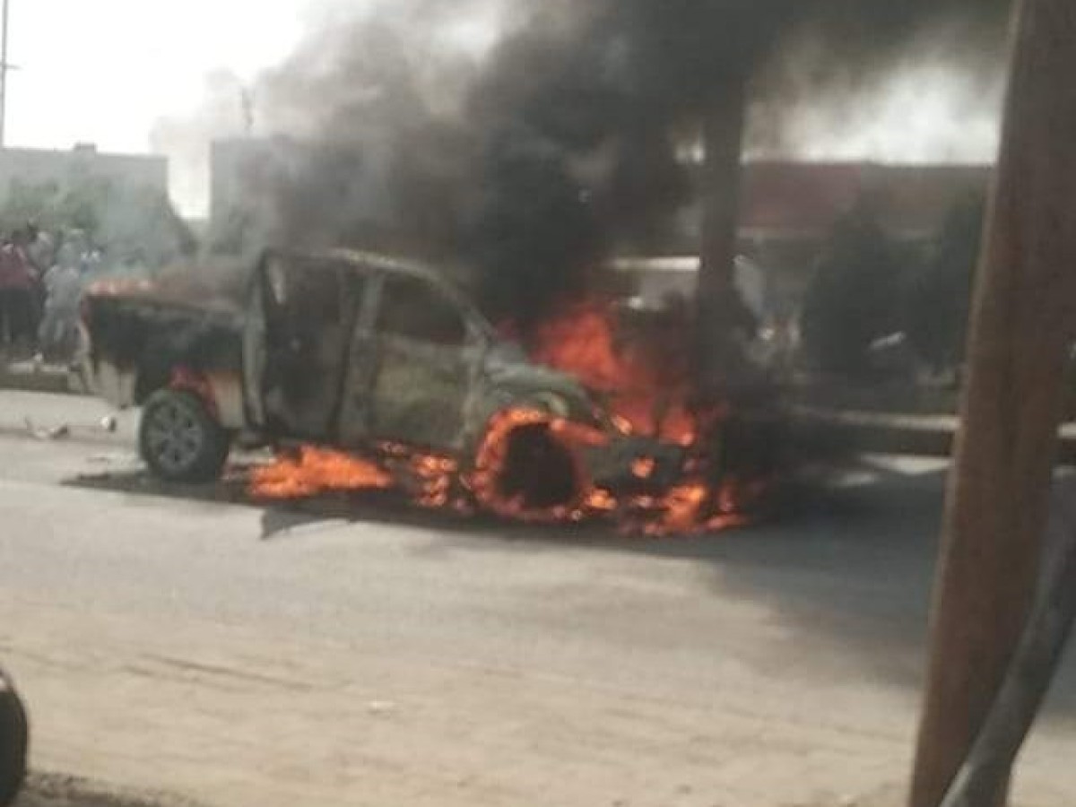 A car was targeted with an explosive device in the capital, Aden