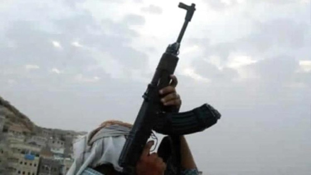 Houthi kills his family during lunch in the Yemeni Ibb Governorate