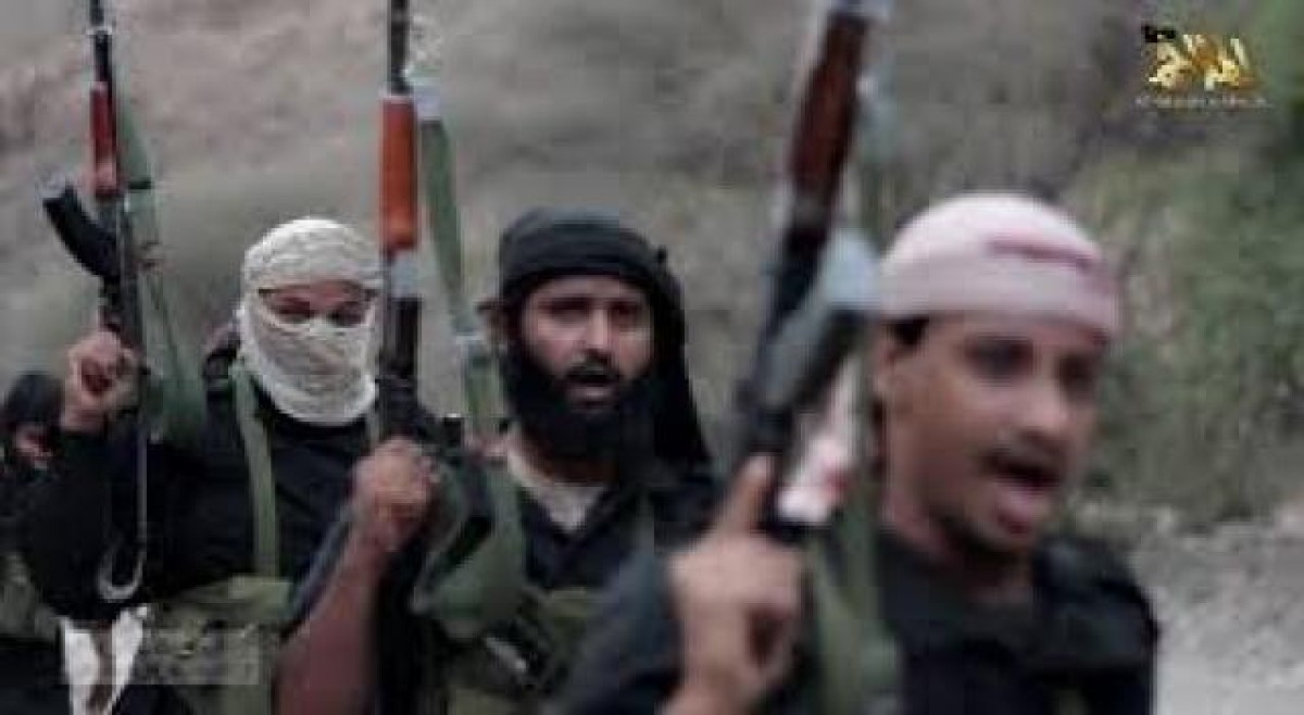 35 members of Al-Qaeda defected and fled to an unknown destination after agreements with the Houthis