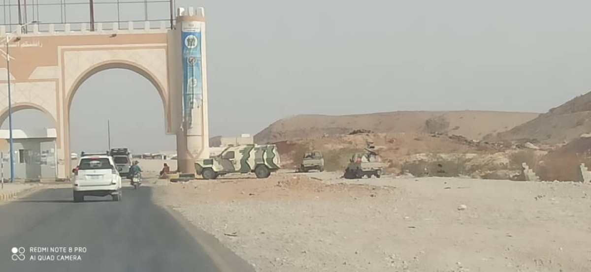 Arresting prisoners escaping from Sayun prison at the entrance to the city of Ataq