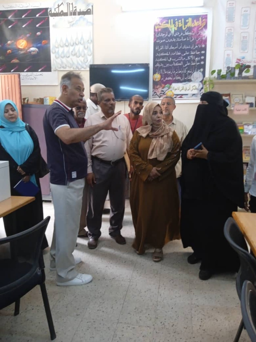 Opening a reading library in Qataban School in Al-Mualla District