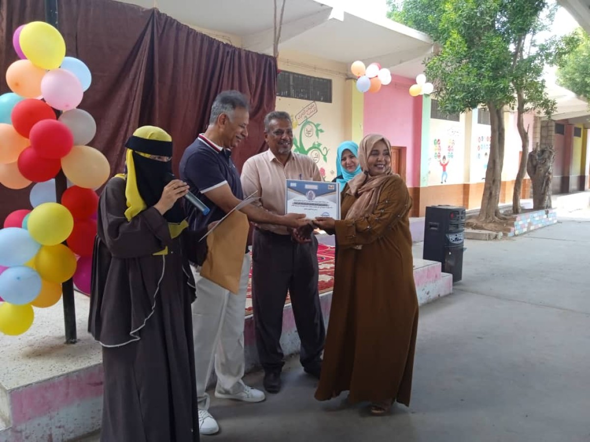 Opening a reading library in Qataban School in Al-Mualla District