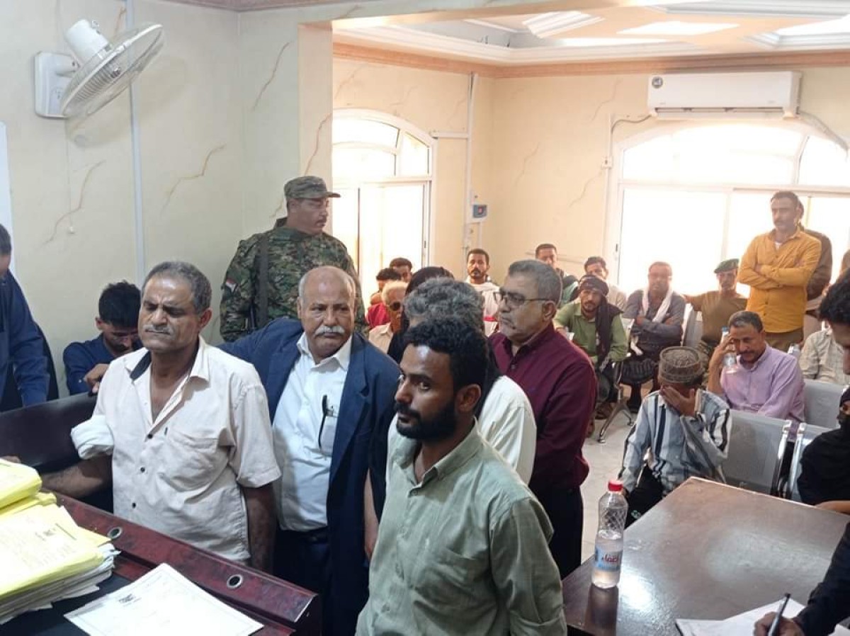 The Aden Criminal Court issues sentences against defendants in cases of participation in a Houthi armed gang and drug cases