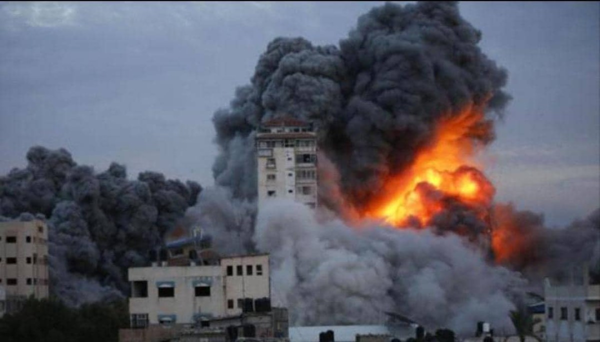 Martyrs and wounded as a result of a bombing on Gaza during the iftar call to prayer on the first day of Ramadan