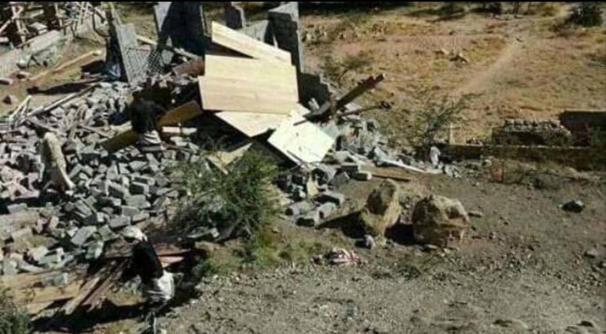 The Houthi militia demolishes the house of a citizen south of Sanaa