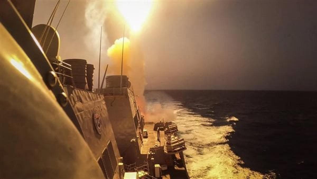 Urgent.. The US Army announces that it has confronted repeated Houthi attacks in the Red Sea for the second day