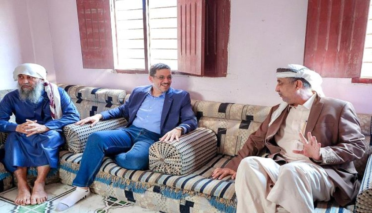 Bin Mubarak visits the family of the martyr, Major General Ali Nasser Hadi, on the anniversary of the liberation of Aden