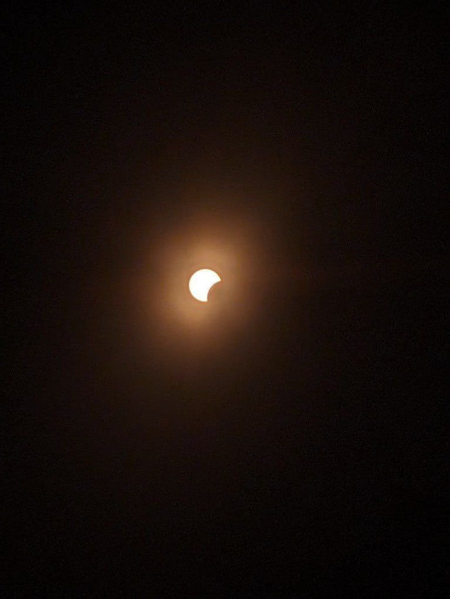 Watch.. Pictures of the total solar eclipse in America