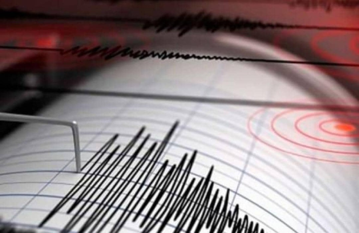 An earthquake measuring 6.5 Richter strikes the northern coast of Indonesia