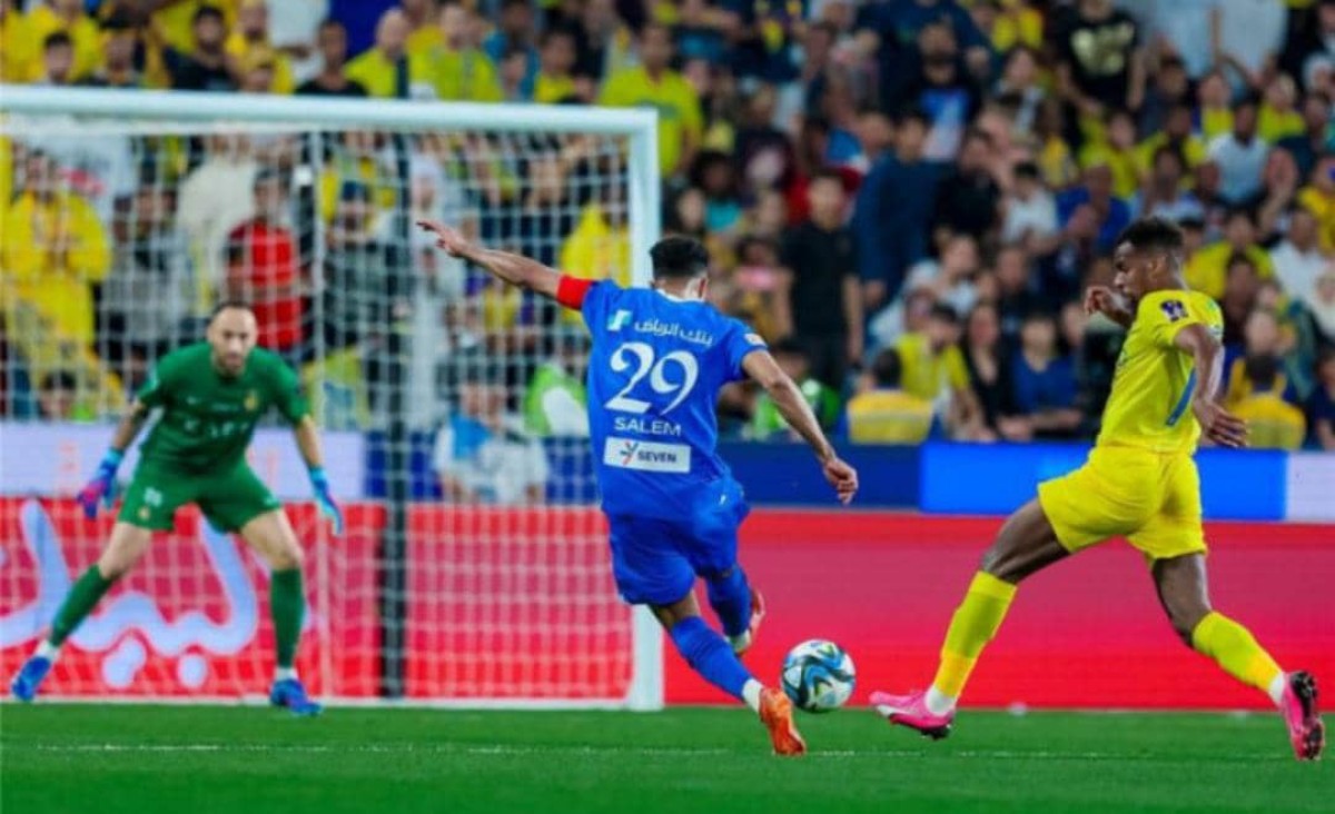 الهلال يذل الاتحاد برباعية ويتوّج بطلاً لكأس السوبر السعودي