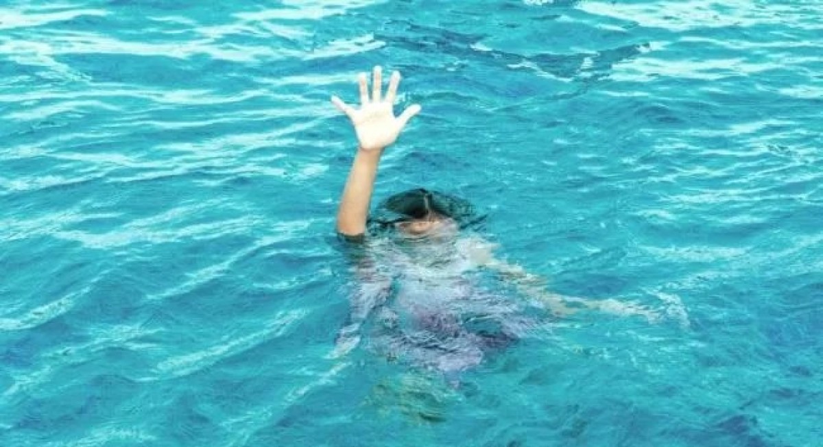 A child died as a result of a drowning accident in a swimming pool in Sira, Aden