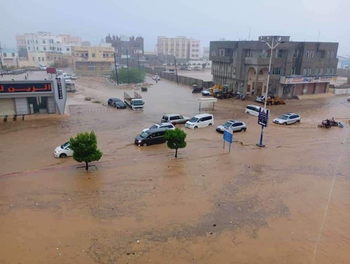 A contracting company says that the second phase of Khor Al-Mukalla absorbed the torrential torrents smoothly into the sea