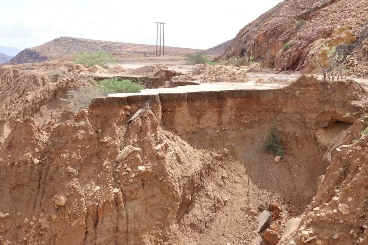 بالصور .. المنخفض الجوي يخلف ضرار كبيرة بمناطق أرياف المكلا