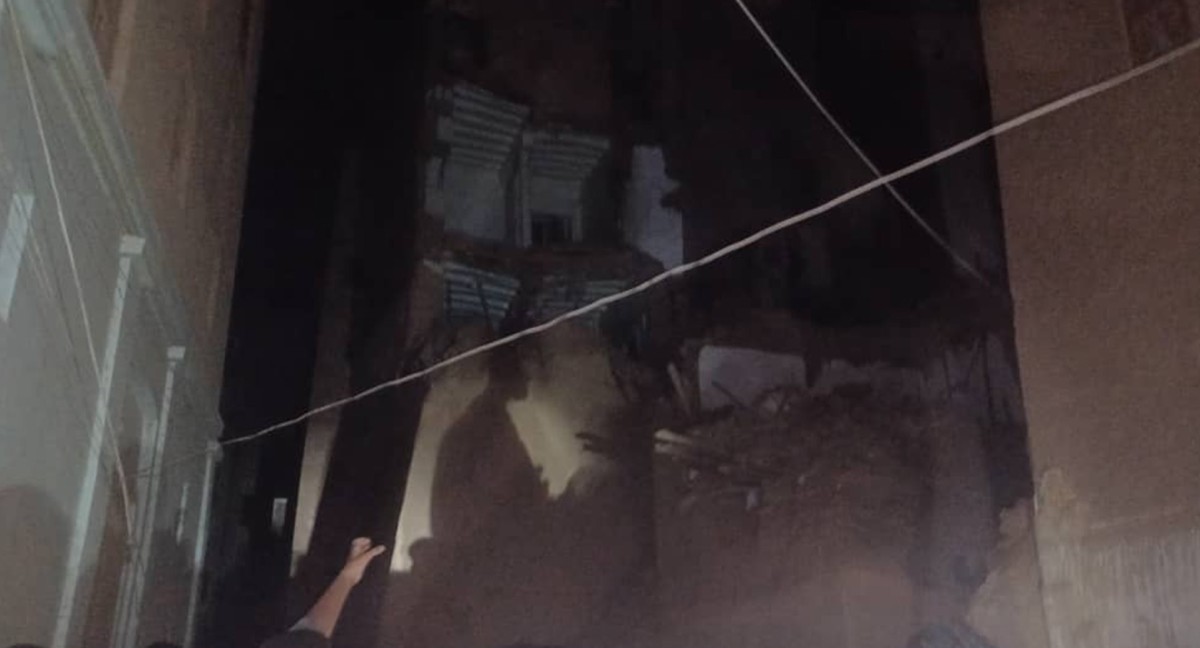 An old building collapsed in Shibam Hadhramaut due to heavy rains