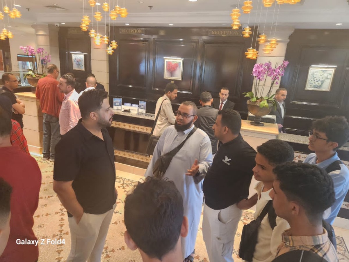 Al-Saqqaf inspects the people of Aden participating in the Robotics and Artificial Intelligence Championship in Jordan