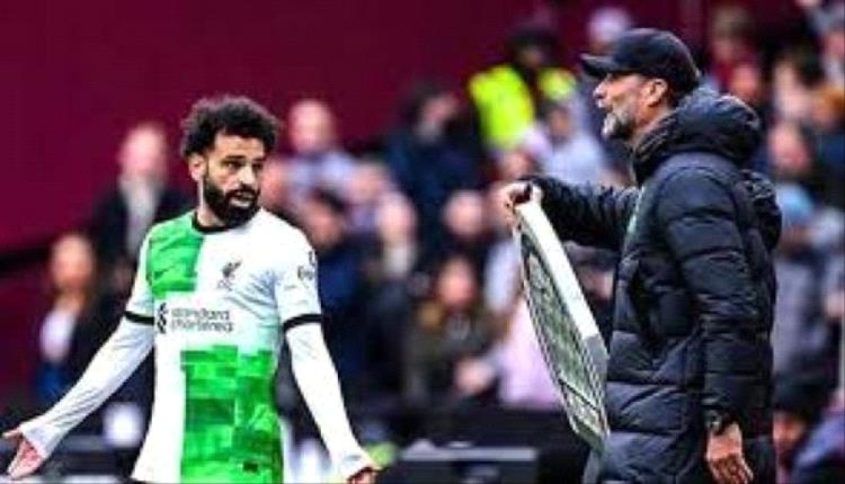 The English football legend comments on the argument between Salah and Klopp