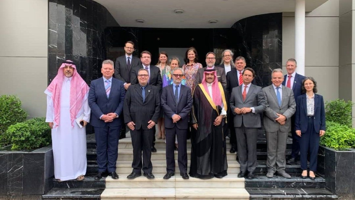 Saudi Ambassador Al Jaber discusses with European Union ambassadors the latest developments in the Yemeni crisis