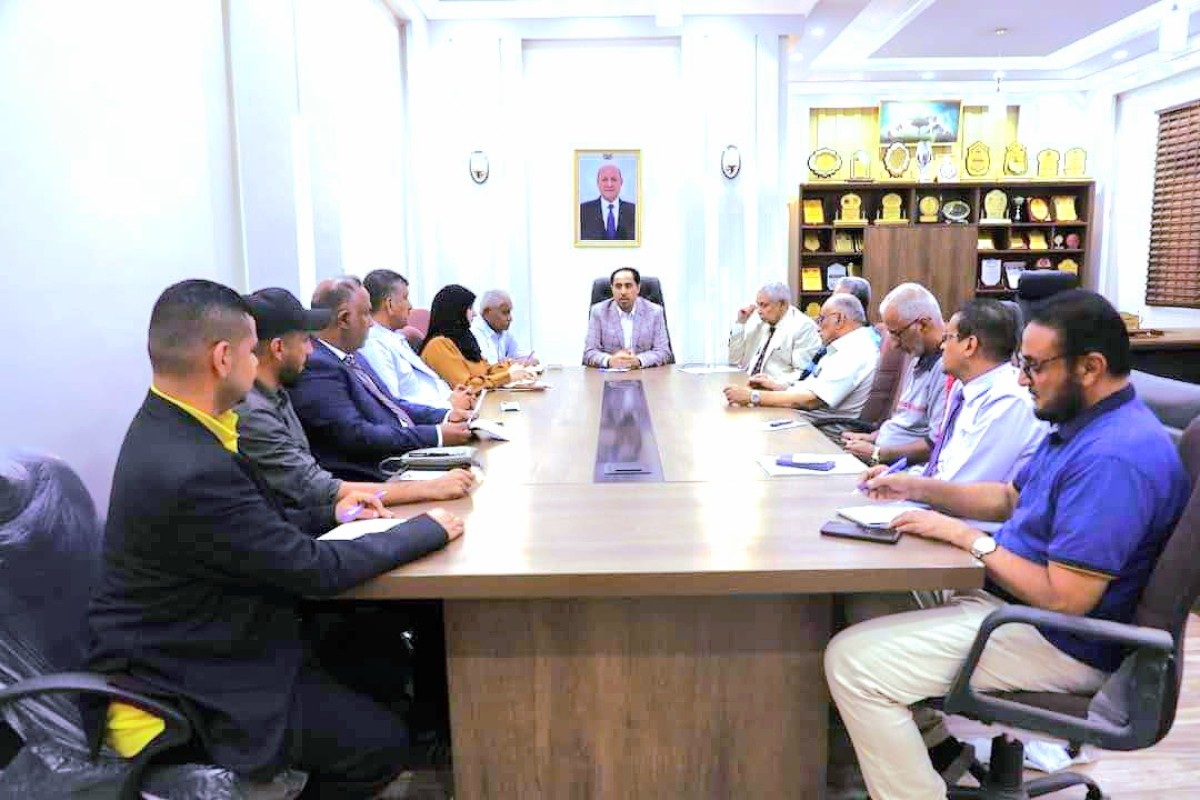 Al-Bakri meets with the “Ministerial Committee” charged with resolving the problem of the Aden Clubs and the Football Association