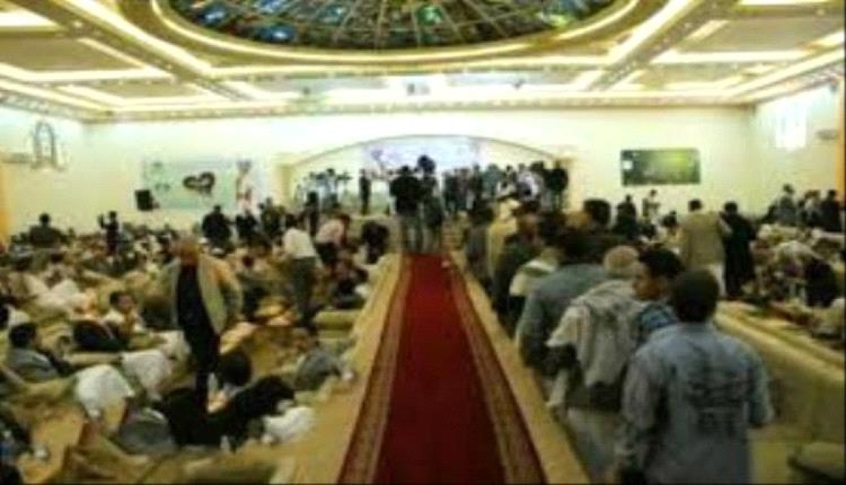 Houthi elements storm a wedding hall and arrest 3 artists