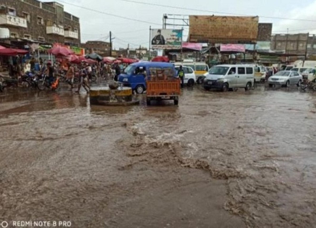 Rainwater mixing with sewage in Lahj reveals the fragility of the governorate’s infrastructure