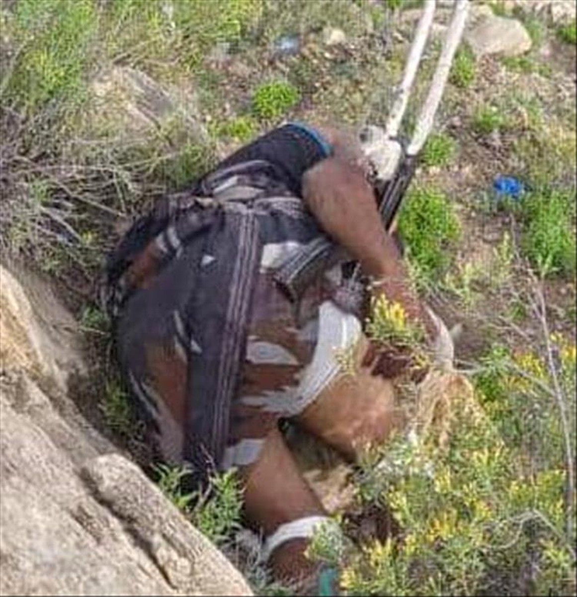 Houthis killed in the first clash with the National Shield north of Lahj (photo)