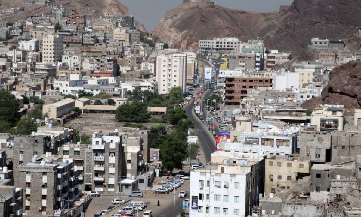 Newspaper: Arab and Western diplomatic missions are considering resuming their work from Aden