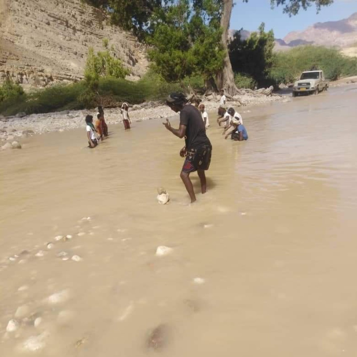 Floods have besieged “Al-Masila” for a month, and the local authority is sending a distress call