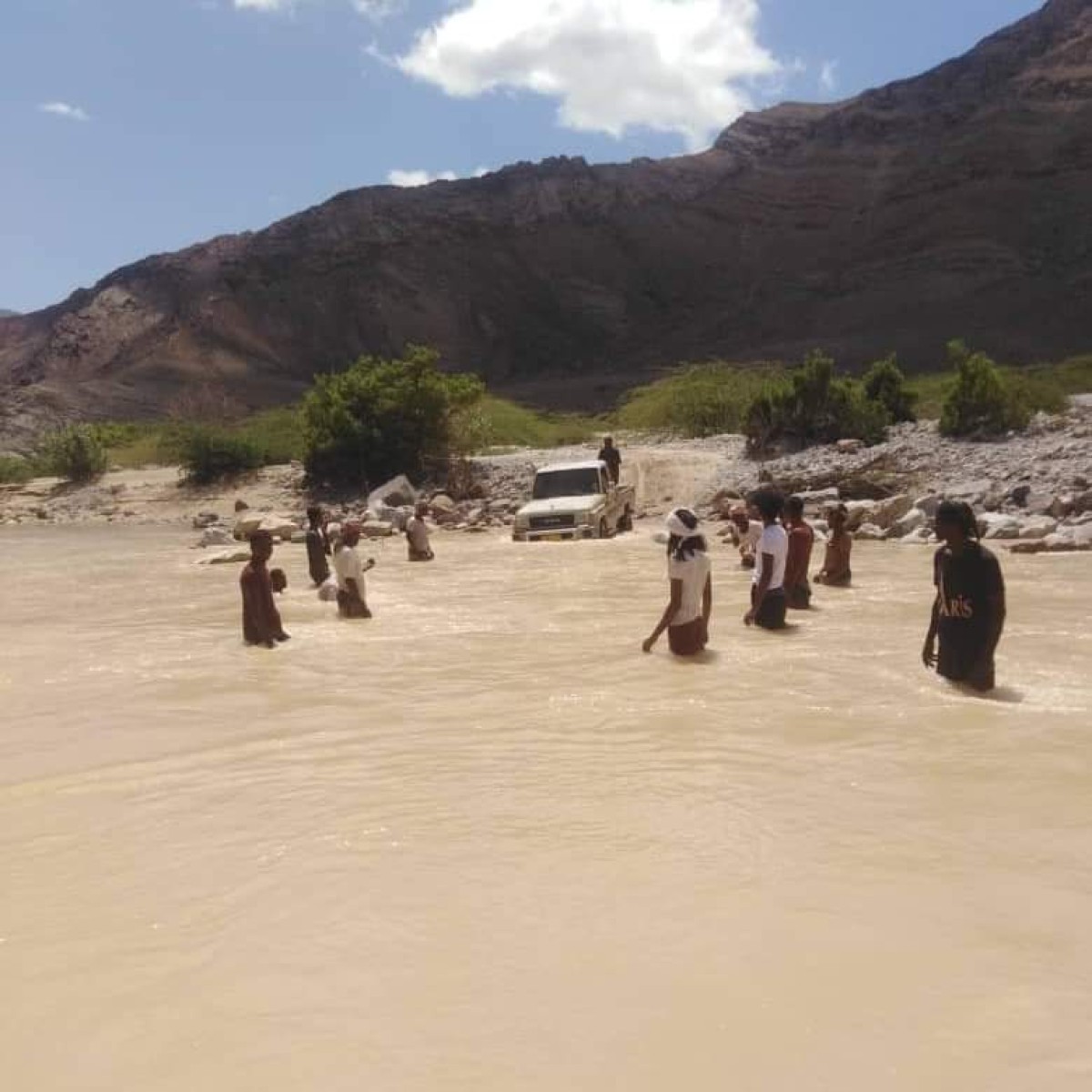 Floods have besieged “Al-Masila” for a month, and the local authority is sending a distress call