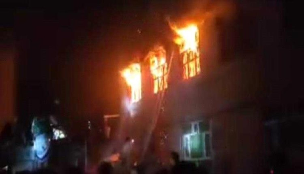 A massive fire engulfs a citizen's house in Ibb during his daughter's wedding