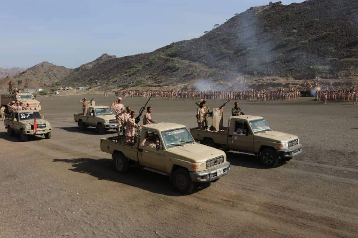 On the anniversary of the announcement of disengagement... the southern forces parade some of their forces in the presence of Al-Zubaidi