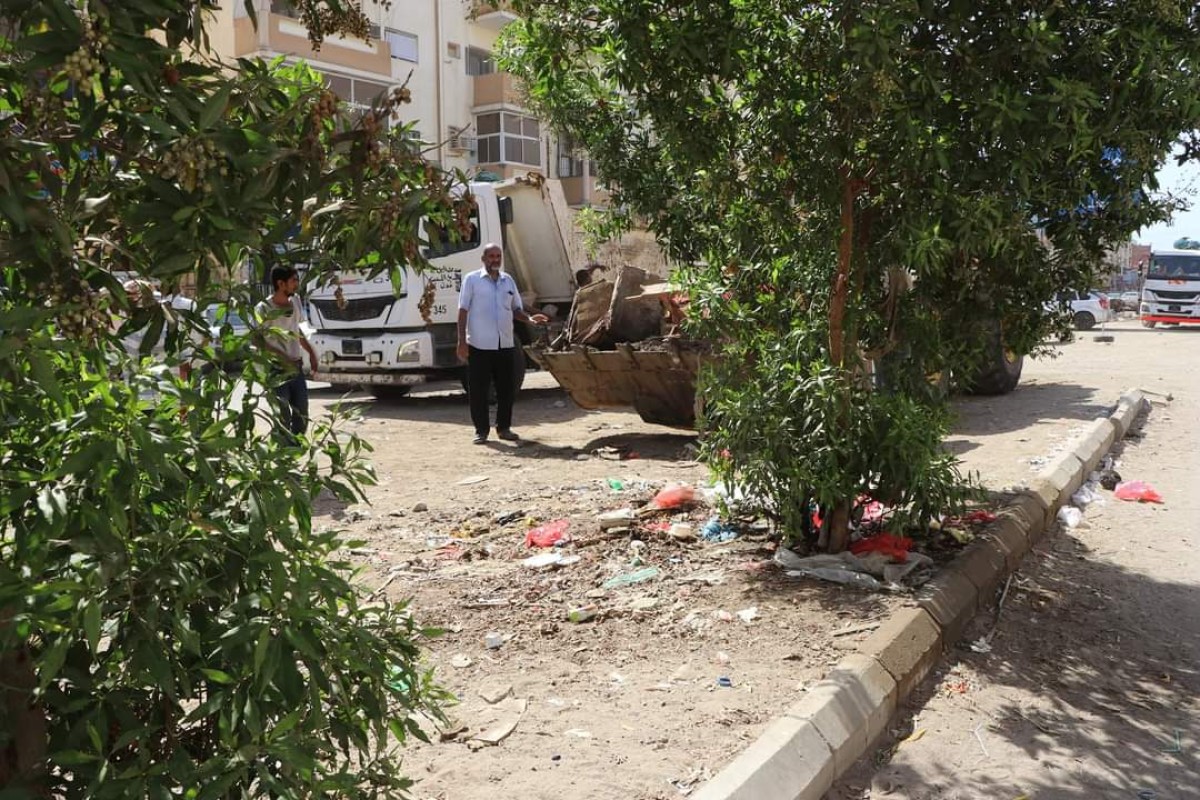 The local authority in Buraiqa carries out a massive removal campaign for slums and waste on the main street and Inma City