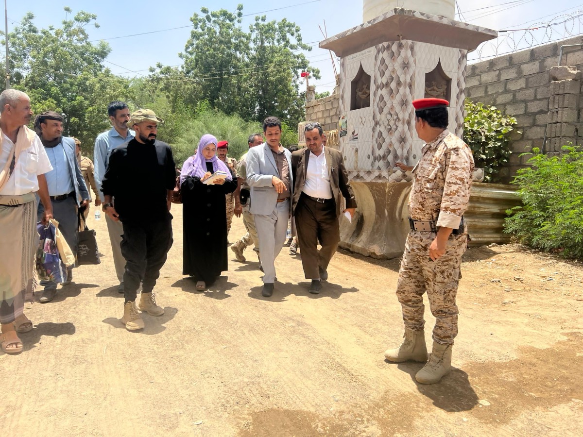 اللجنة الوطنية للتحقيق تتفقد السجناء في الأمن السياسي والاستخبارات العسكرية بمأرب