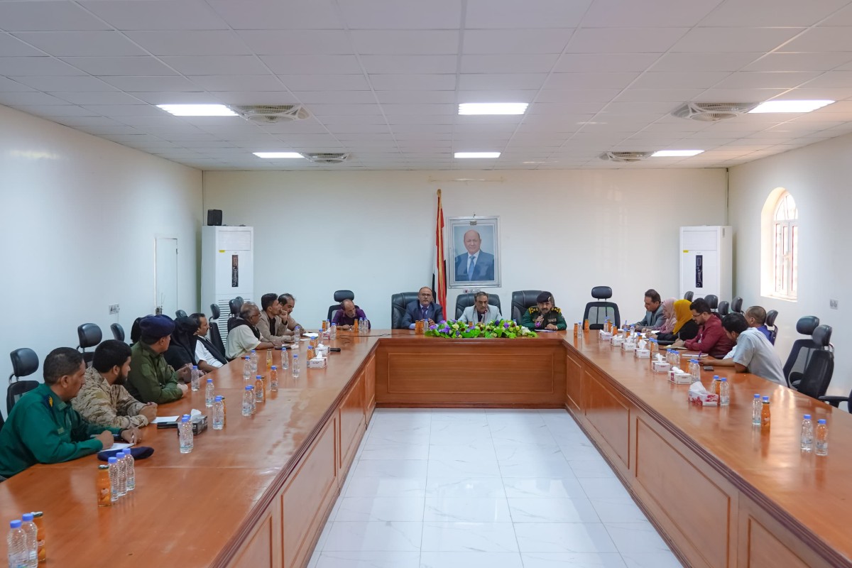 The National Investigation Committee meets with the leadership of the local, security and judicial authorities in Shabwa Governorate