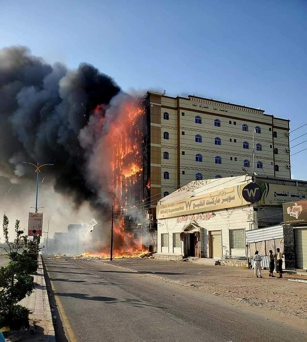 Shabwa Police explains the outbreak of a fire in a hotel under construction in the city of Ataq