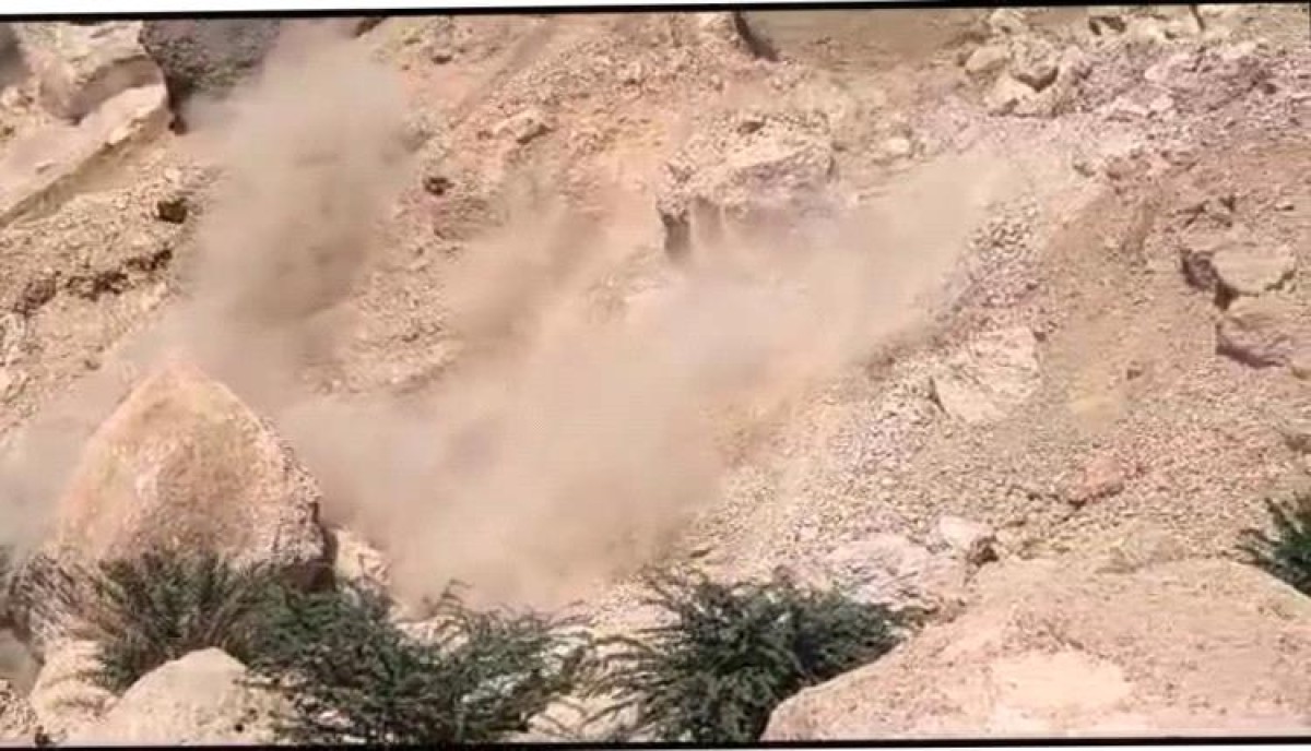 Rockslides in Basim Fort in Wadi Dawan in Hadramaut force residents to flee