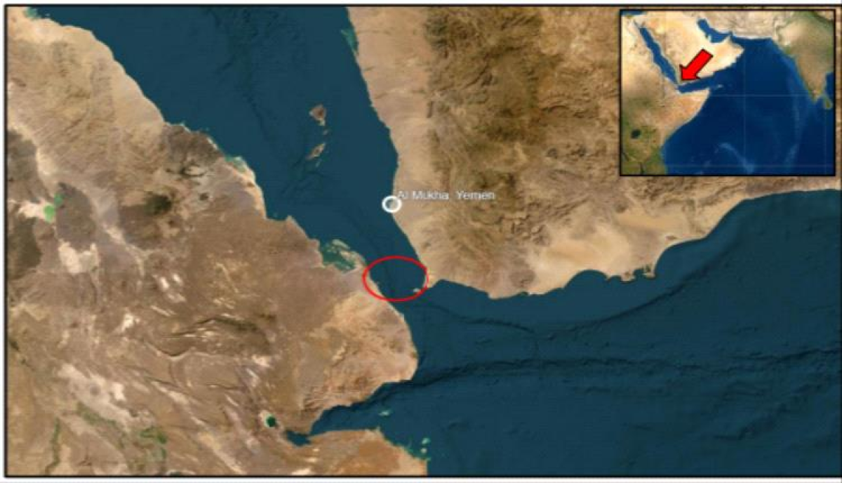 بعد استهداف سفينتين.. حادث غامض جنوب المخا