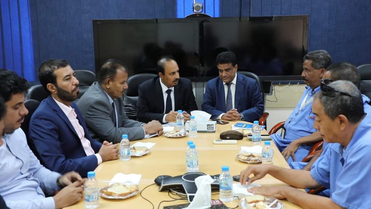 The Governor of Hadramaut and the Minister of Oil review the work progress of the PetroMasila Company and ways to enhance the valley’s electricity