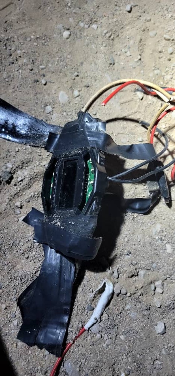 Engineering teams were able to dismantle an explosive device in Mayfa'a District