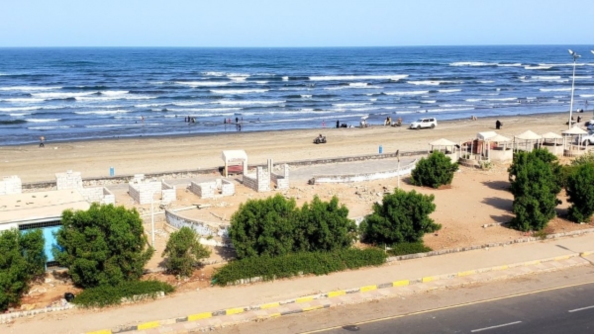 The Yemeni Coast Guard warns of the dangers of swimming in the Arabian Sea