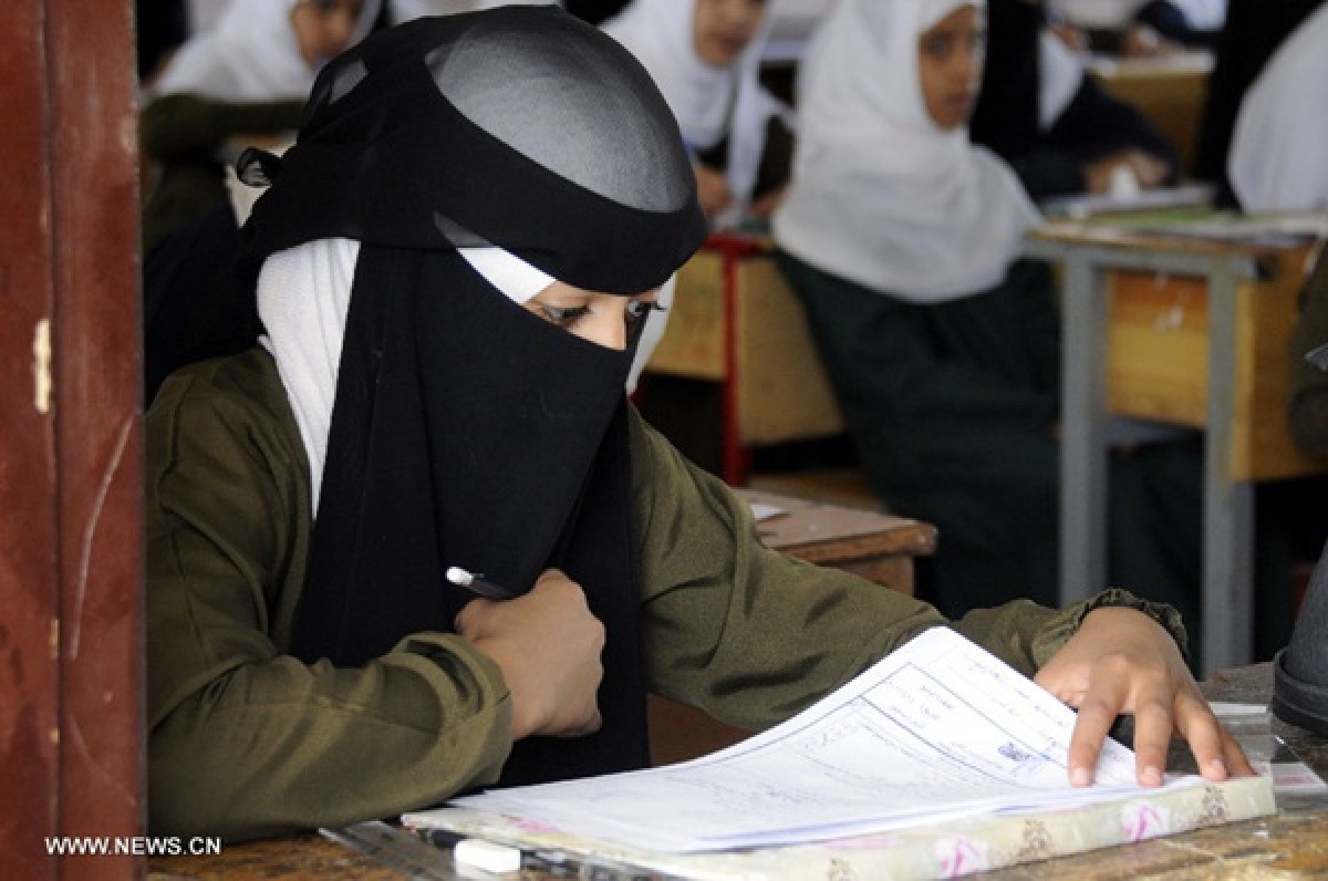 Tomorrow.. more than 12 thousand students, male and female, will take the secondary exams in Aden, and the teachers’ union will refrain from supervising.