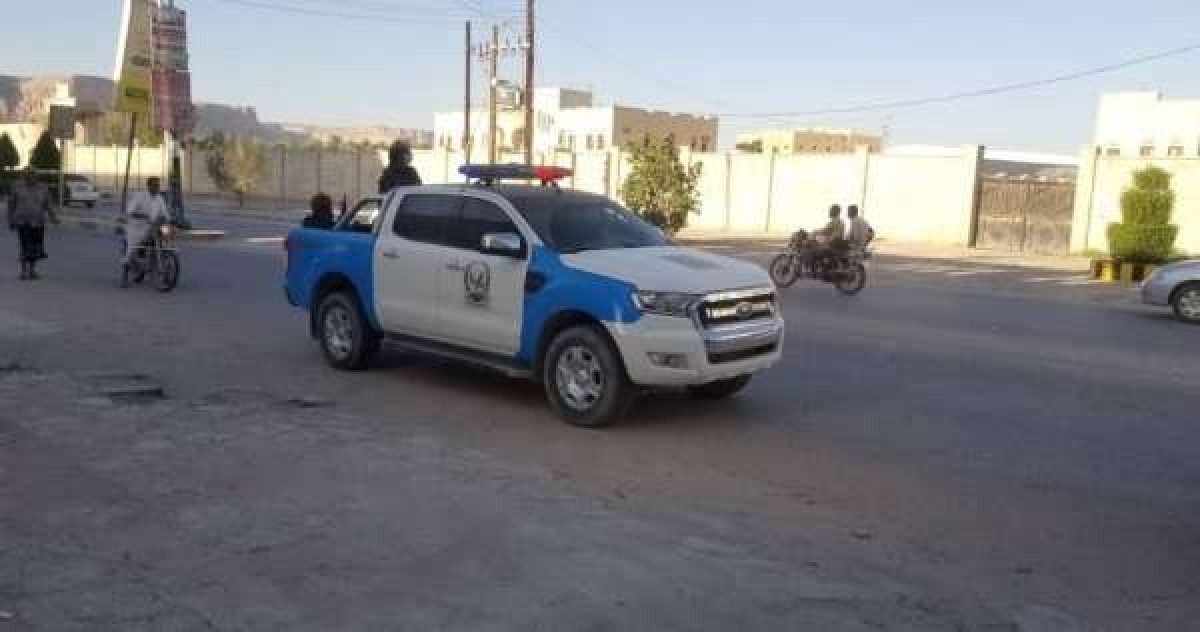 Wadi Hadhramaut police arrest an accused of fraud and fraud