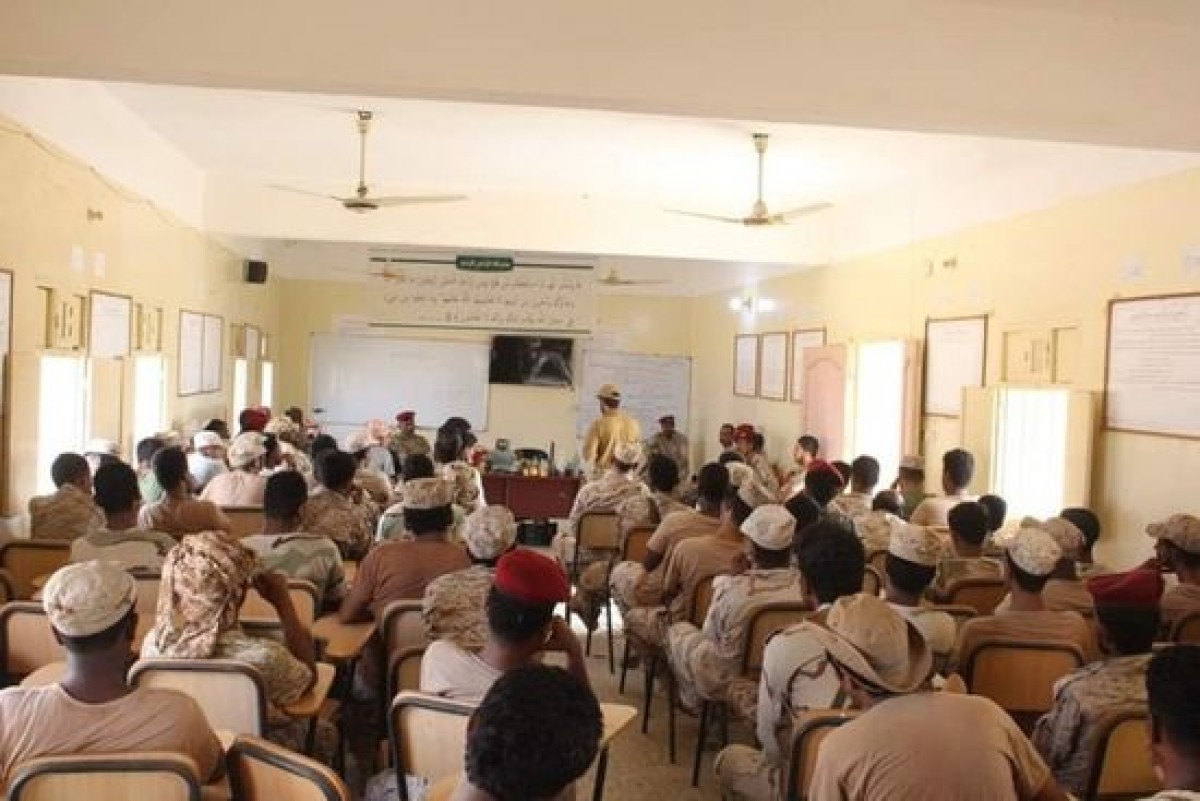 Al-Rayyan Brigade organizes an awareness lecture on the dangers of mines in Mukalla