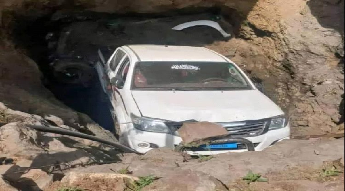 A child died after her father's car fell into an open well in Al Dhalea