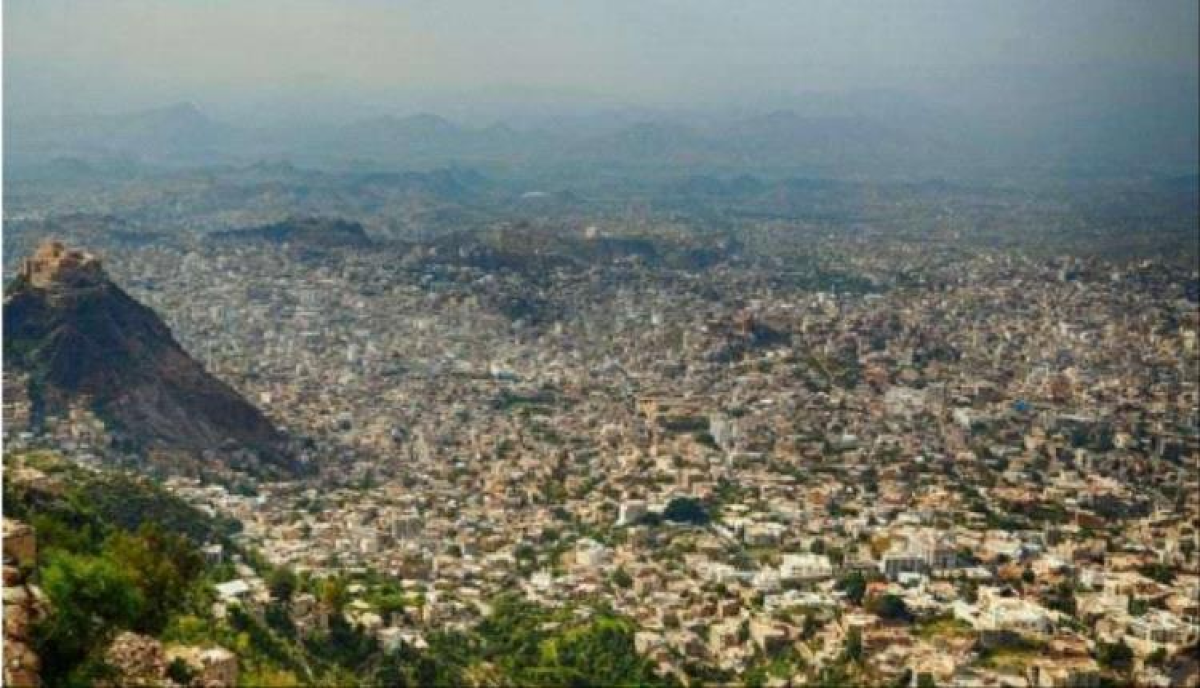 Houthi bombing targets military sites in Taiz