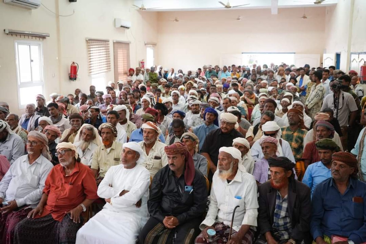 An expanded meeting of the Socotra Authority with Al-Maqadma, notables and notables and issuing a decision to form committees to structure Al-Maqadma