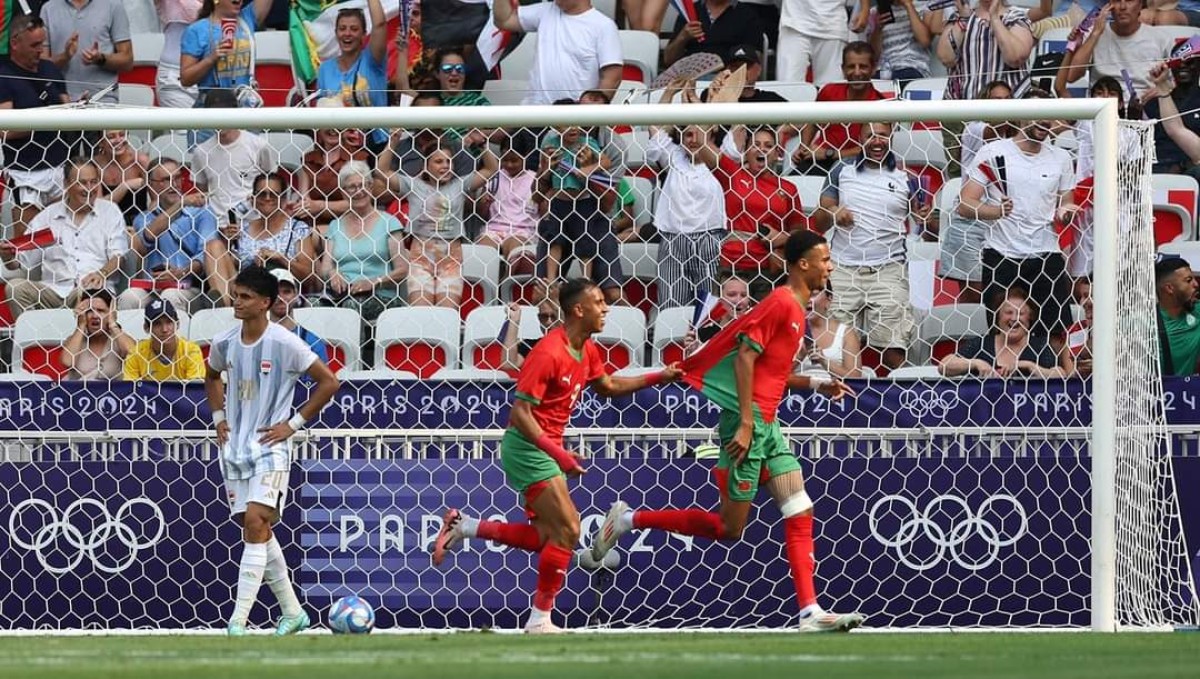 منتخب المغرب إلى ربع نهائي الأولمبياد متصدرا مجموعته بعد فوزه على العراق (3-0)  ‏‎